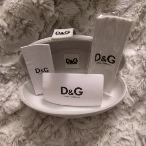 Dolce & Gabanna Glasses Case & Cleaning Cloth - Picture 11 of 11